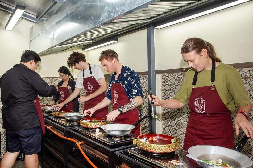 Bangkok: Cooking Class with Market Visit & Tuk Tuk Ride - Four dishes, from curry paste to dessert