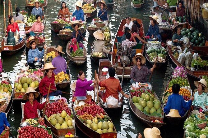 BANGKOK: Damnern Saduak Floating Market, Thai House - Leaving Bangkok for the canals