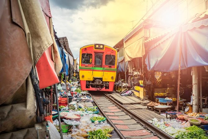 Bangkok: Damnoen Saduak and Maeklong Railway Market Japanese tour - Why these two markets make a good Bangkok day trip