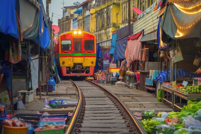 Bangkok: Damnoen Saduak and Maeklong Railway Market Japanese tour - Starting at River City or using the hotel pickup