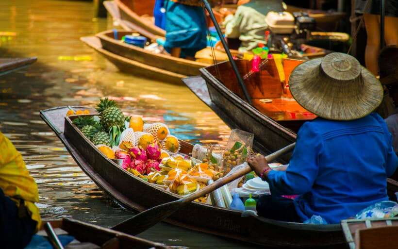 Bangkok: Damnoen Saduak and Train Market with Boat Ride - Who should book this market trip?