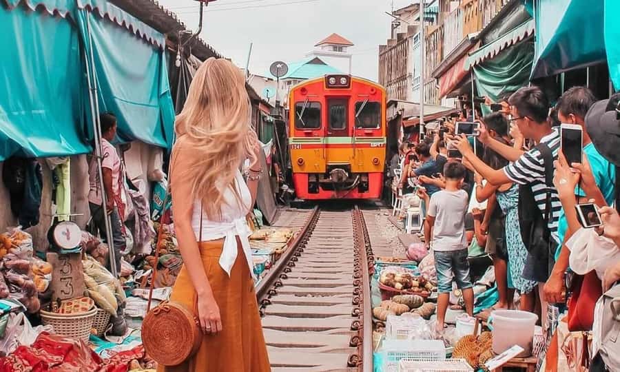 Bangkok: Damnoen Saduak Market & Kayaking Adventure - Key points at a glance