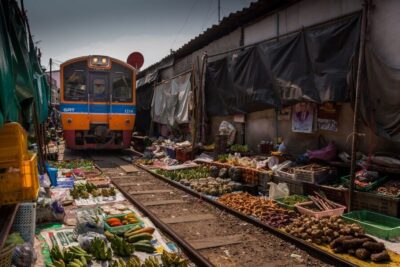 Damnoen Saduak, Train Market & Mahanakhon Day Trip