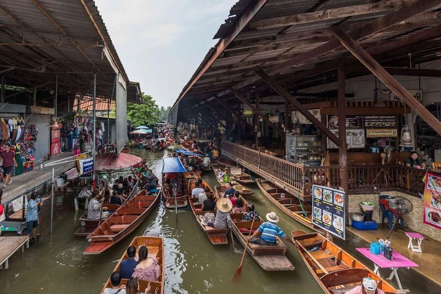 Bangkok: Floating Market & Maeklong Markets Private Transfer - What the private vehicle adds to the day