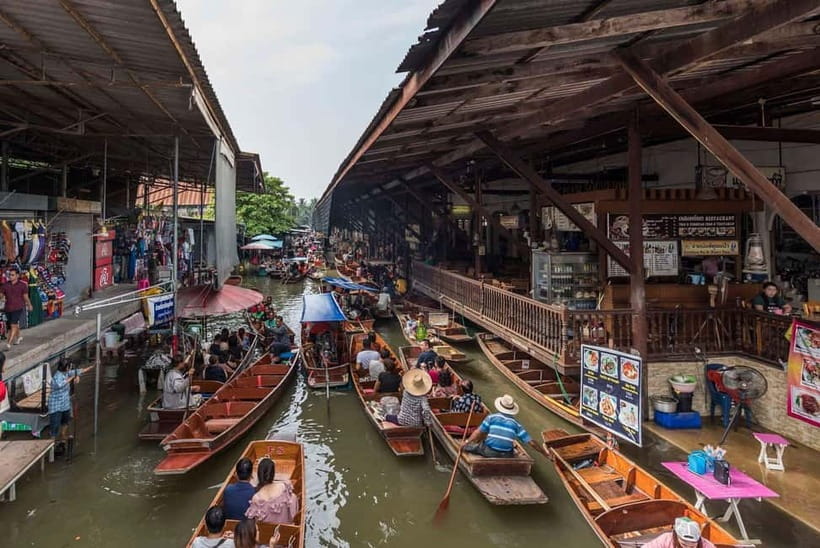 Bangkok: Floating Market & Maeklong Markets Private Transfer - Watching the market make room for a train