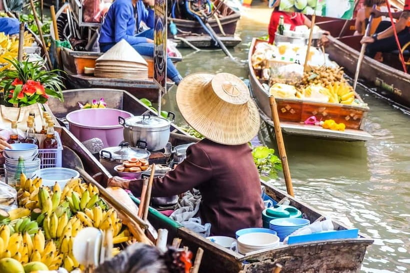 Bangkok: Floating Market, Phra Pathom Pagoda & Cafes Tour - Why the Maeklong train market is the morning highlight