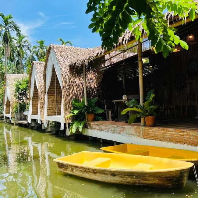 Bangkok: Floating Market, Phra Pathom Pagoda & Cafes Tour - Bubble in the Forest Cafe adds the photo stop