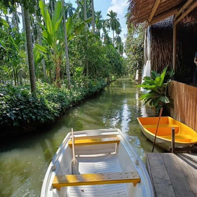 Bangkok: Floating Market, Phra Pathom Pagoda & Cafes Tour - Transport, group size, and the value of $77