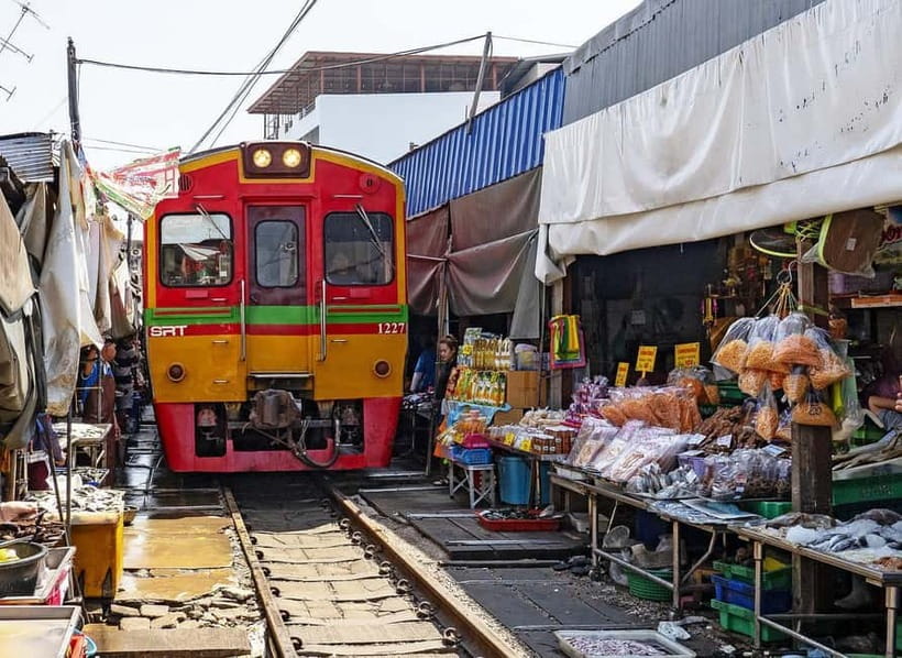 Bangkok: Floating Market & Railway Market with Hotel Pick Up - The 1.5-hour drive from Bangkok