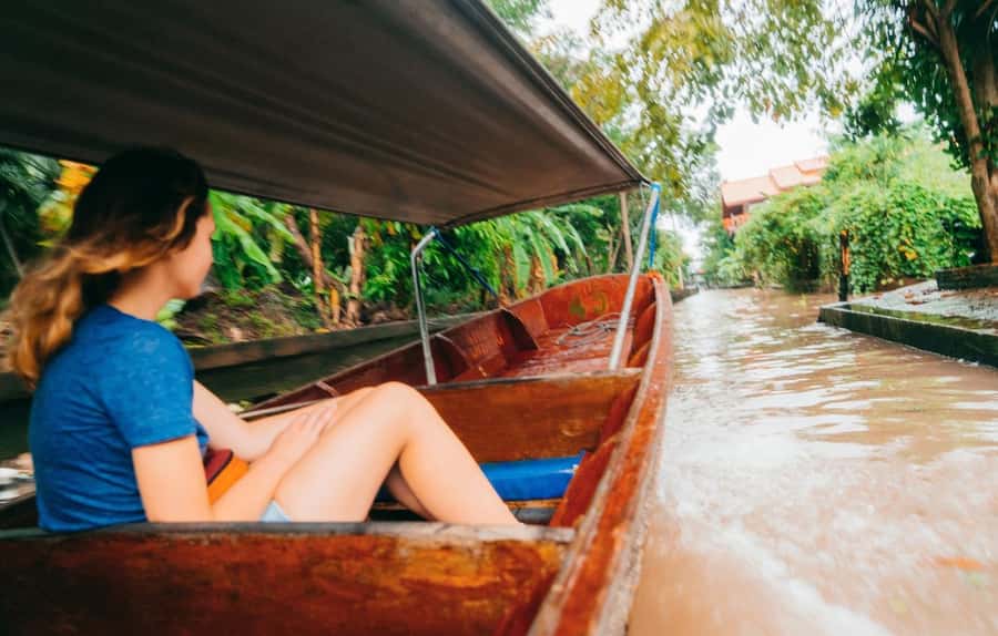 Bangkok: Floating Market, River Kwai, Railway Tour w/ Lunch - JEATH War Museum in a short visit