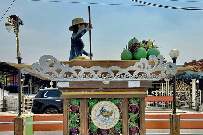 Bangkok: Floating Market & Train Market with Train/Boat ride - A full day with plenty of road time