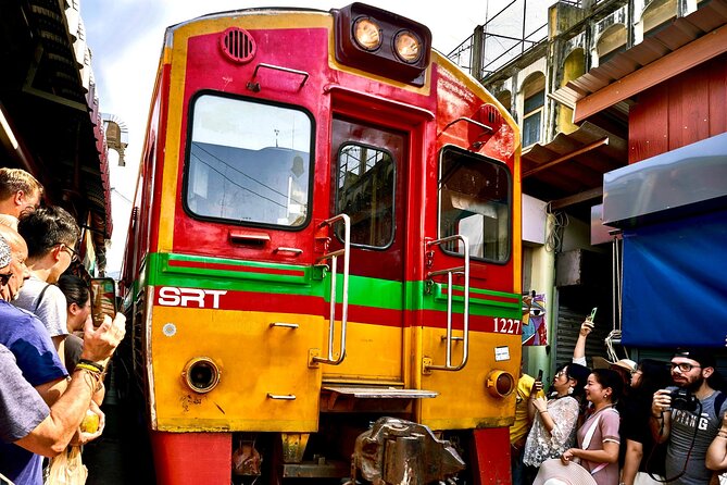 Bangkok: Floating Market & Train Market with Train/Boat ride - Starting at MBK Center near BTS National Stadium