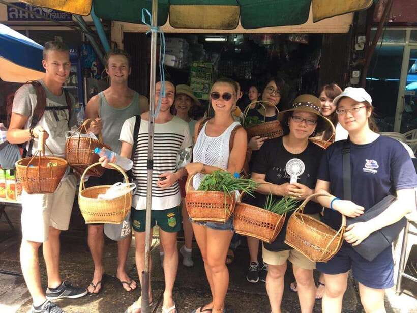 Bangkok: Hands-on Thai Cooking Class and Market Tour - The weekday menu changes your experience