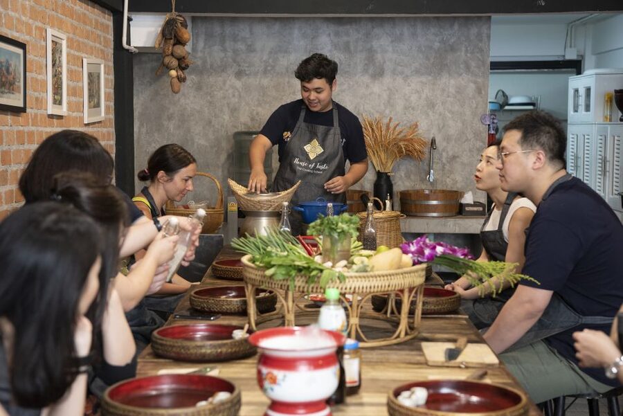 Bangkok: Hands-on Thai Cooking Class and Market Tour - Afternoon and evening classes trade the market for mango carving