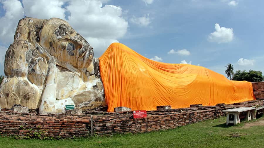 Bangkok highlight: Floating Market, Train Market & Ayutthaya - Who will enjoy this Bangkok day trip?