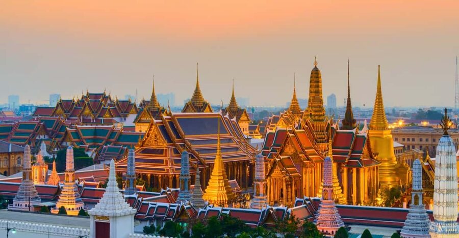 Bangkok: Highlights tour with Grand Palace & Floating Market - Who should book this private day?