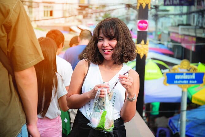 Bangkok History Temples Markets and Food Tasting - Tha Chang market and a small taste of Bangkok
