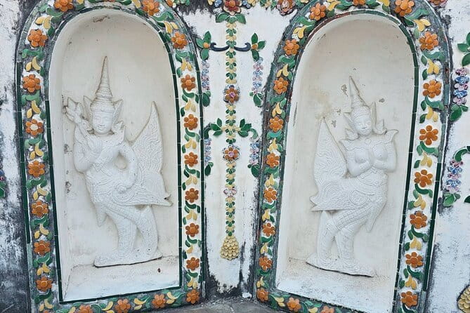 Bangkok History Temples Markets and Food Tasting - Crossing the river by ferry