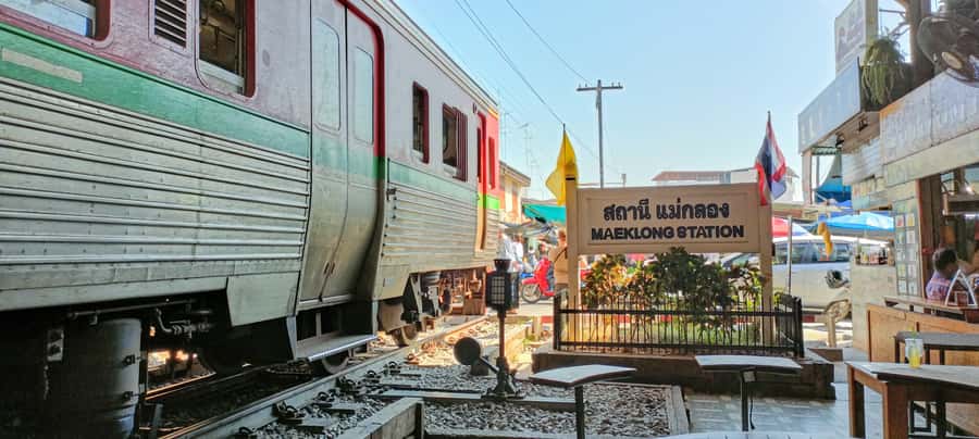 Bangkok: Maeklong Railway & Damnoen Saduak Floating Markets - Practical booking advice