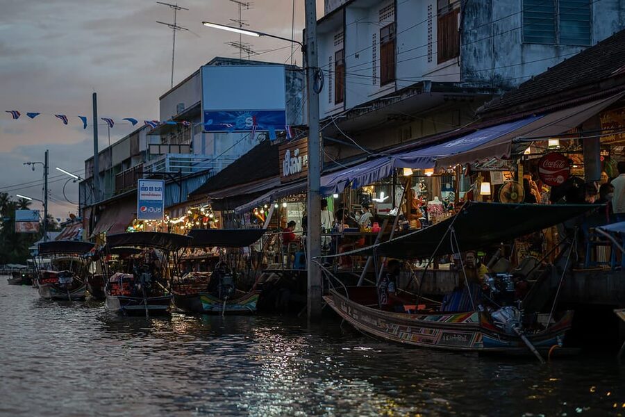 Bangkok: Maeklong Railway Market and Amphawa Floating Market - FAQ