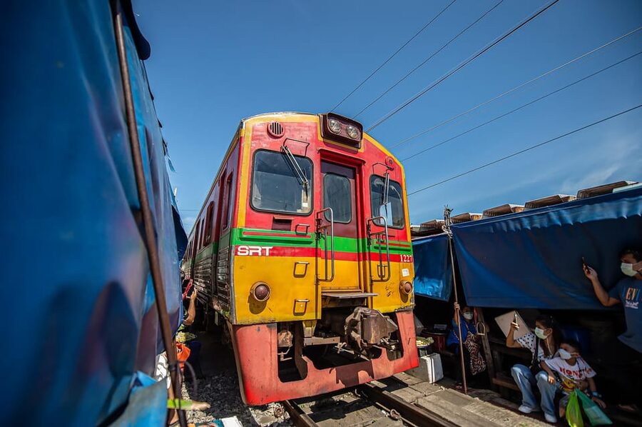 Bangkok: Maeklong Railway Market and Amphawa Floating Market - Why Maeklong’s railway market is worth the drive