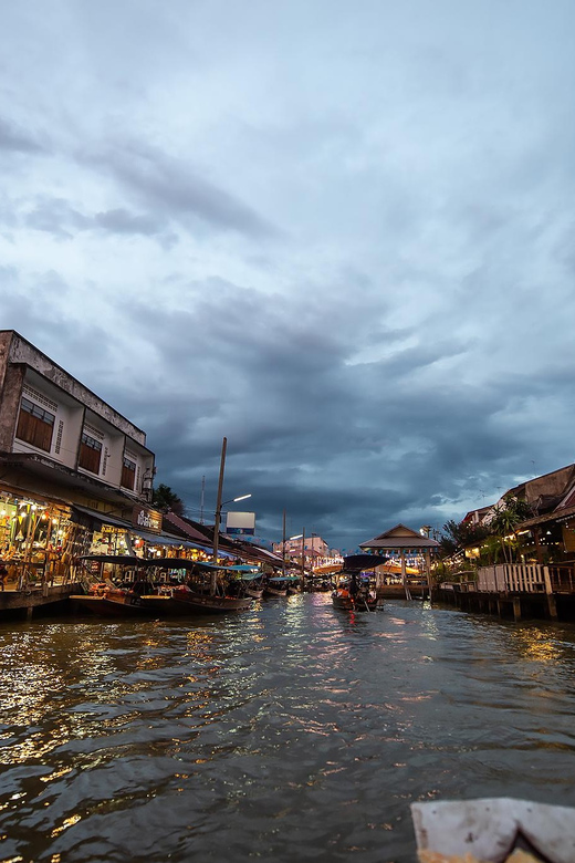 Bangkok: Maeklong Railway Market and Amphawa Floating Market - Who will enjoy this tour most?