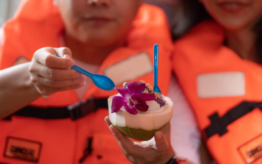 Bangkok: Maeklong Railway Market and Amphawa Floating Market - My call: book it for range, not speed