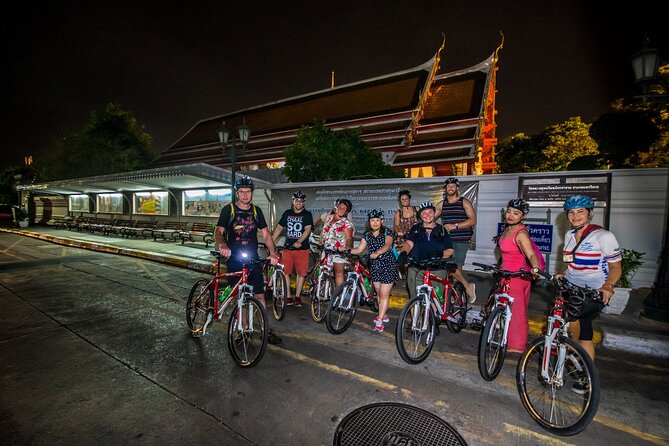 Bangkok: Night Bike Tour with Temples & Flower Market Visit - Pak Khlong Talat after the evening delivery rush