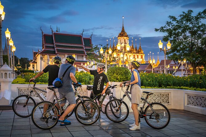 Bangkok: Night Bike Tour with Temples & Flower Market Visit - What the $35 price really covers