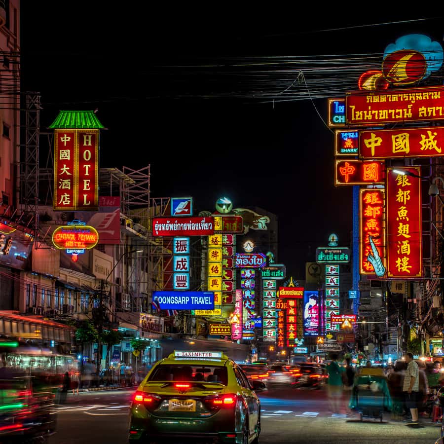 Bangkok Night Tuk Tuk: Private Tour of Markets & Landmarks - The flower market and Bangkok’s night rhythm