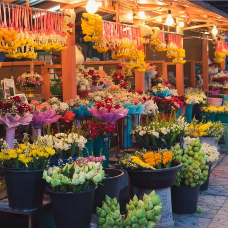 Bangkok Night Tuk Tuk: Private Tour of Markets & Landmarks - Wat Arun and the Grand Palace after dark