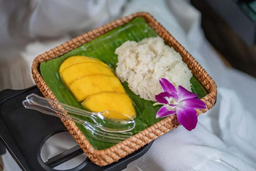 Bangkok: Premium Damnoen Saduak & Railway Market By Food Bus - Who should book this experience