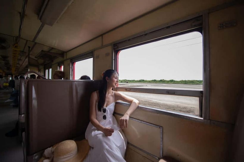Bangkok: Premium Damnoen Saduak & Railway Market By Food Bus - The floating market beyond the main canal
