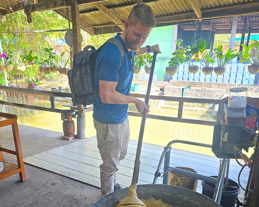 Bangkok: Private Damnoen Saduak Floating & Train Market Tour - Salt ponds at Salt Lake De Maeklong