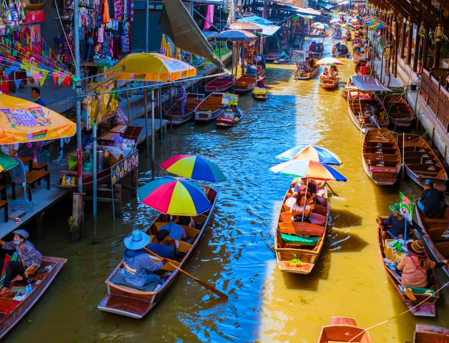 Bangkok: Private Damnoen Saduak Floating & Train Market Tour - Guide style and the pace of the day