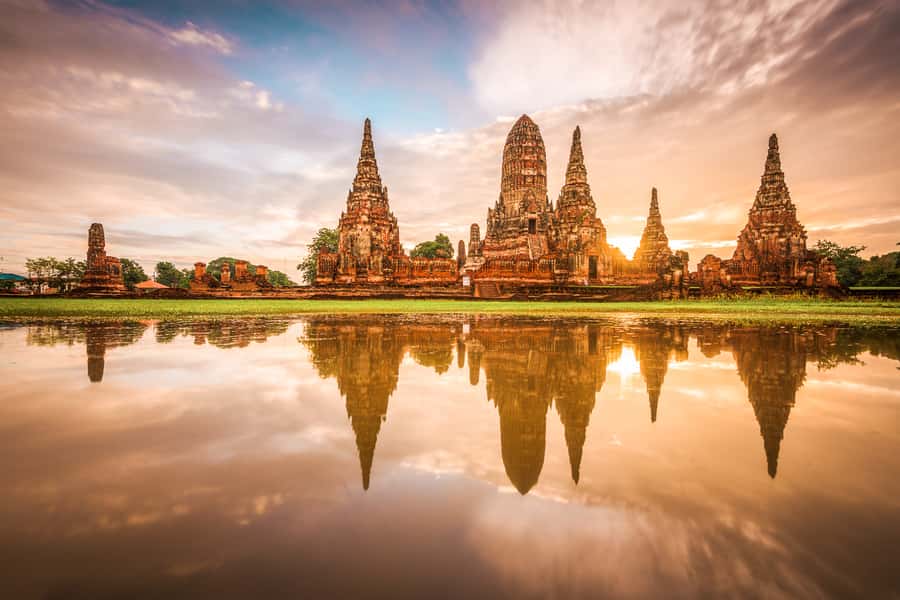 Bangkok: Private Trip to Ayutthaya Temples & Night Market - A Local Night Market to Finish the Day