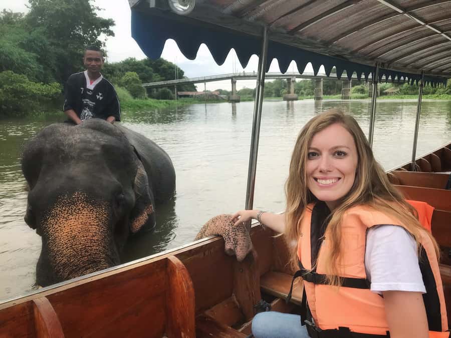 Bangkok: Private Trip to Ayutthaya Temples & Night Market - Wat Ratchaburana and the Royal Temple Setting
