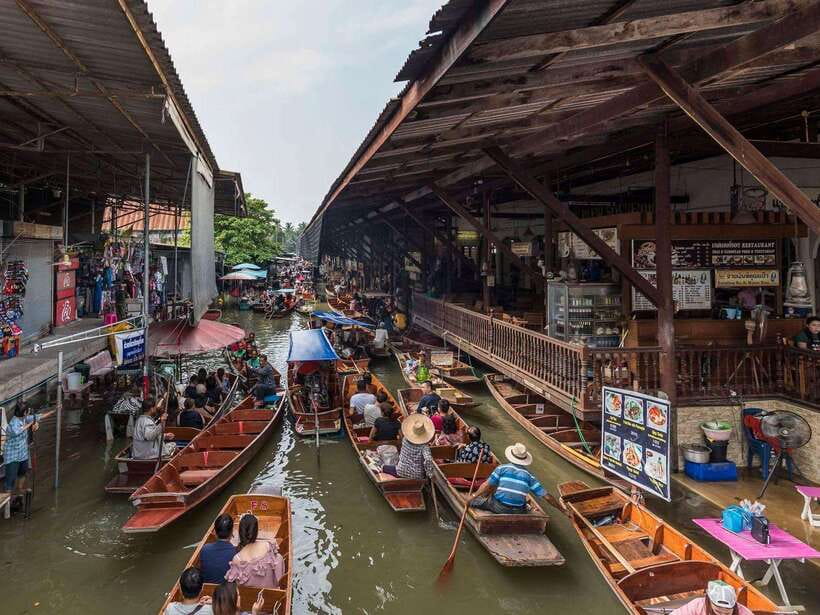 Bangkok: Railway and Floating Market Tour with Dragon Temple - Maeklong Railway Market and the train that comes through the stalls