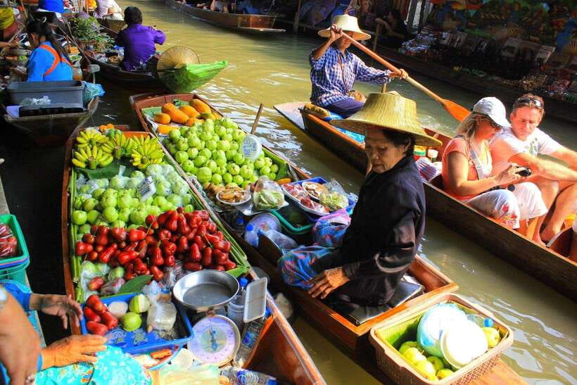 Bangkok: Railway and Floating Market Tour with Dragon Temple - How to prepare for the markets and temple