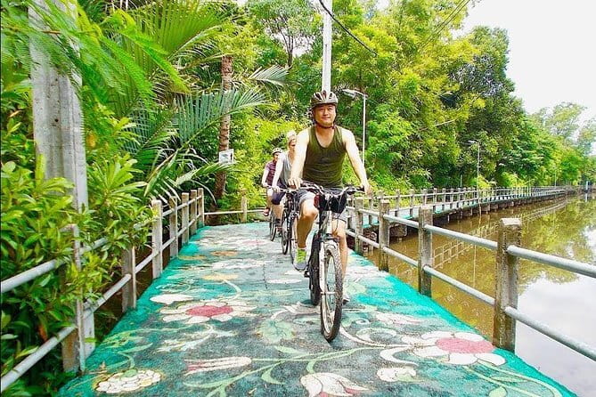Bangkok: Railway & Damnoen Saduak Floating Market with Transfer - Is $47 a fair price?
