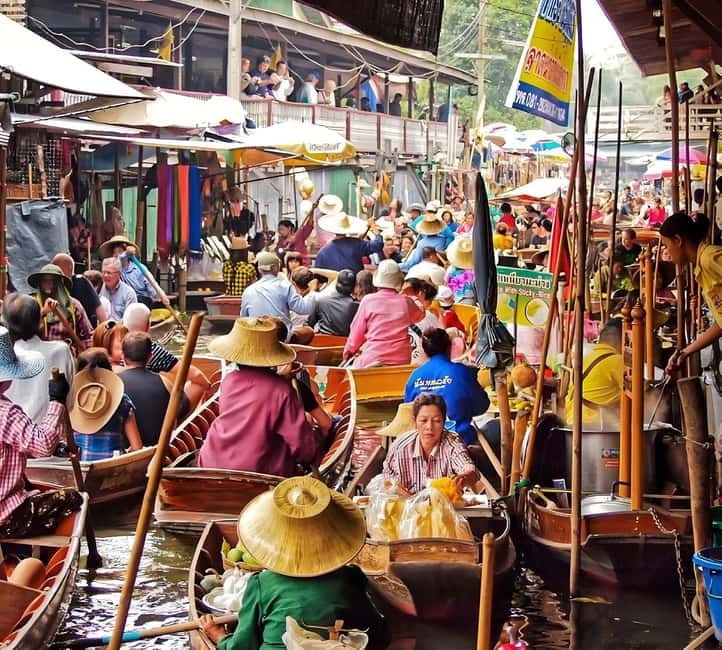 Bangkok: Railway, Floating Market & Chao Phraya Cruise Tour - Damnoen Saduak by Traditional Paddle Boat