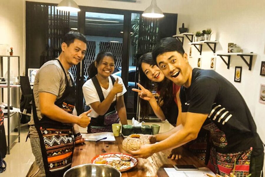 Bangkok: Thai Cooking Class and Onnuch Market Tour - What the small group changes
