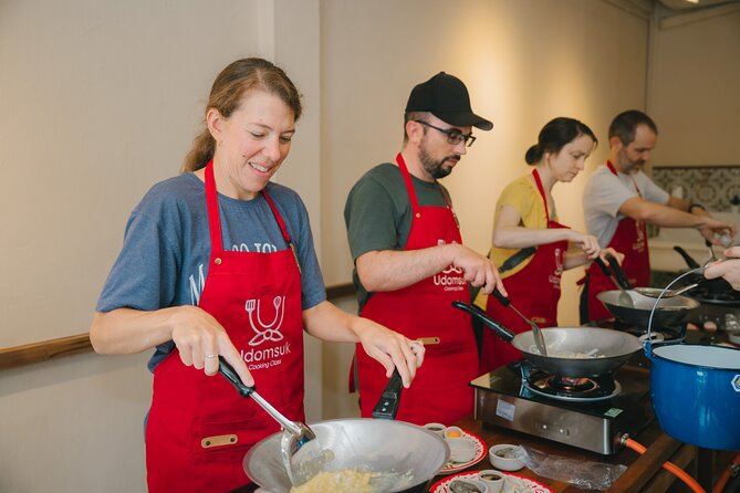 Bangkok Udomsuk Thai Cooking Class with local market tour - A new menu and dessert each day