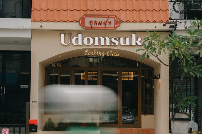 Bangkok Udomsuk Thai Cooking Class with local market tour - Who will enjoy this class most