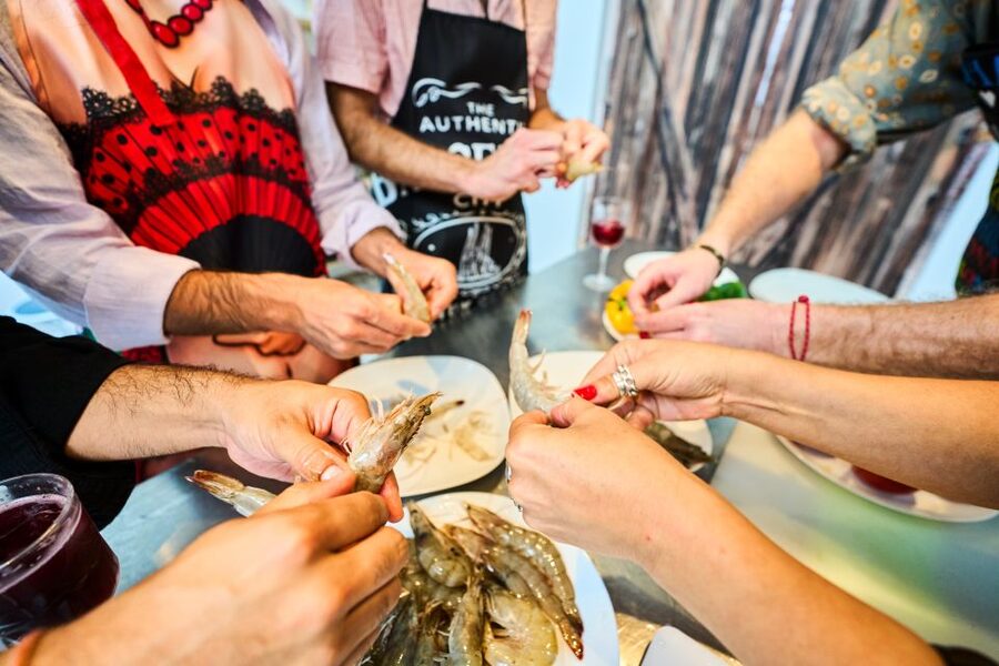 Barcelona: Paella Cooking Class with Market Visit and More - Who should book this experience