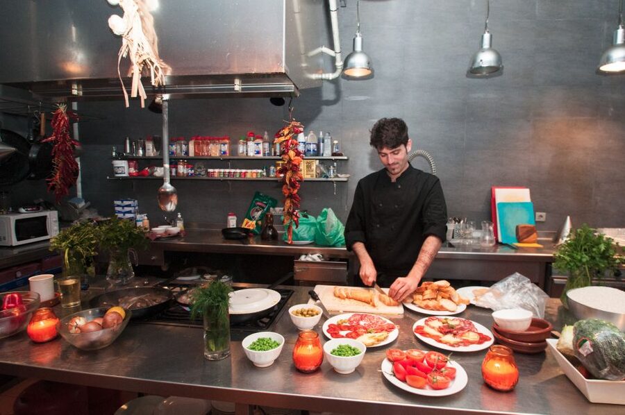 Barcelona: Paella Cooking Experience & Boqueria Market Tour - Should you book it?