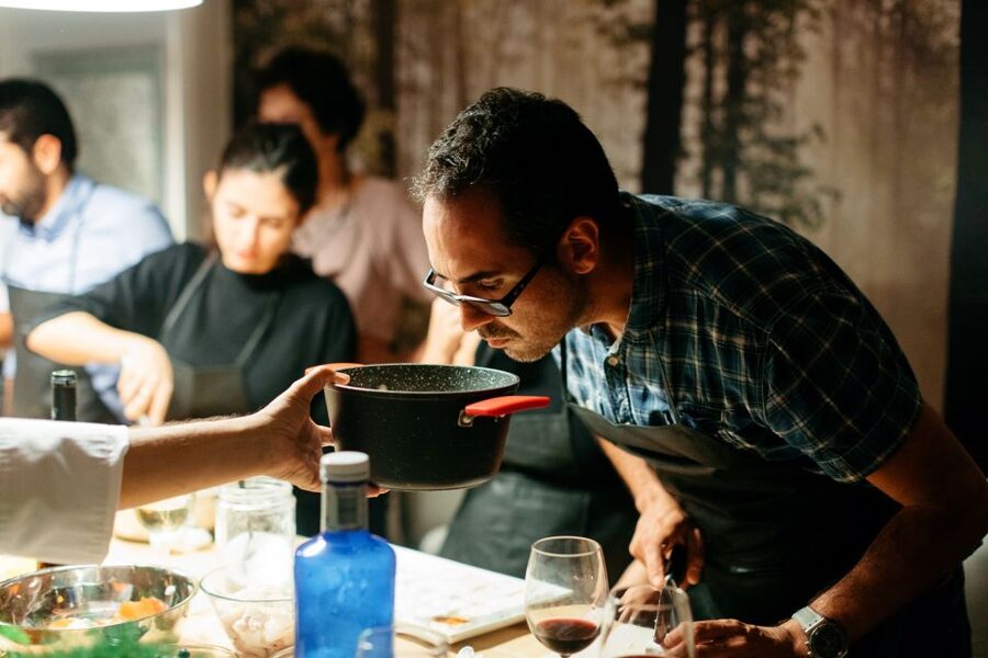 Barcelona: Paella Cooking Workshop and Market Tour - Who will enjoy this class most