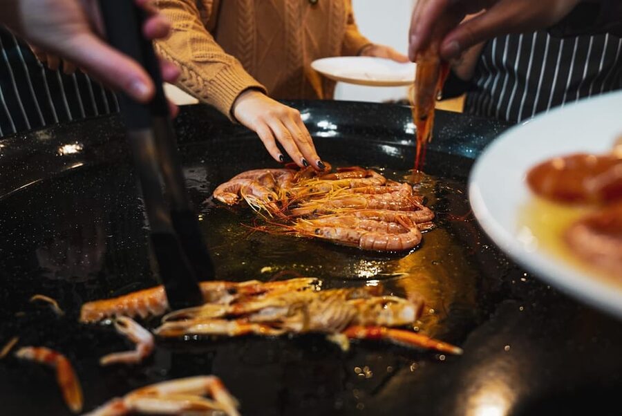 Barcelona: Seafood Paella Cooking Class & Boqueria market - Practical details before you book