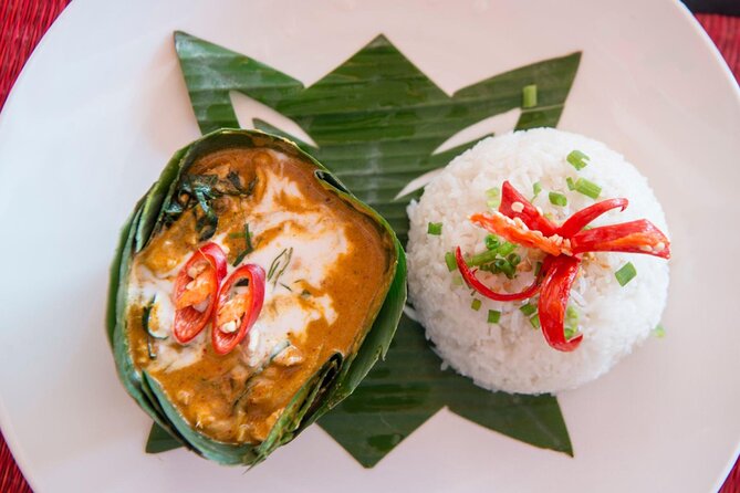 Battambang: Cooking Class and Market Touring - Sit down to eat what you prepared