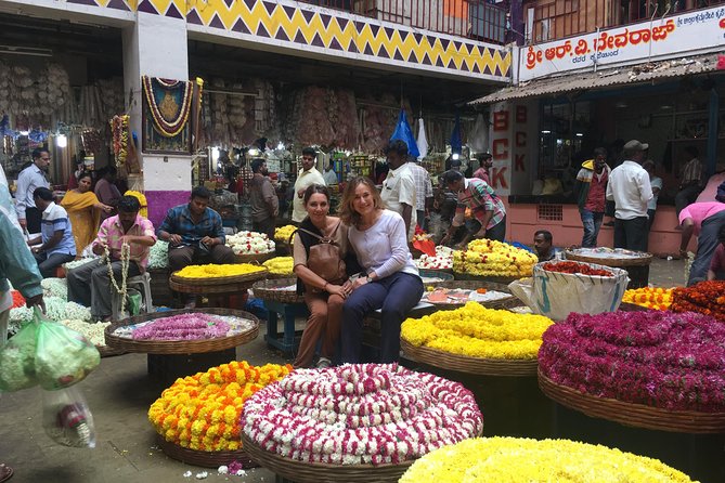 Bengaluru Pete City Market Half-Day Walking Tour - Tipu Sultan’s Summer Palace starts the morning